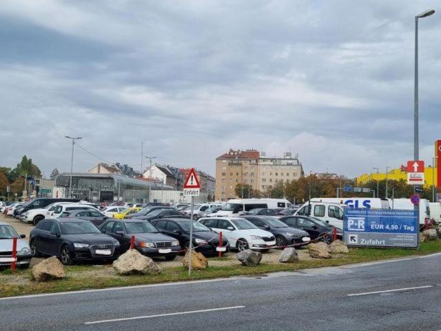 Kingsize Central Station Residence Виена Екстериор снимка